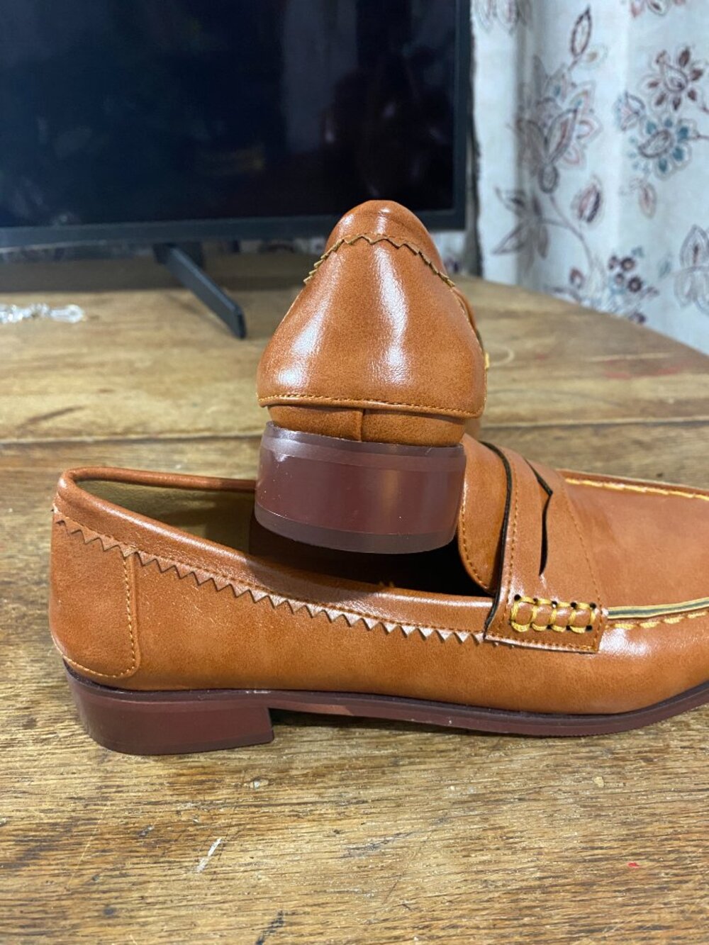 Women's Shoes - Picture 4 of 5